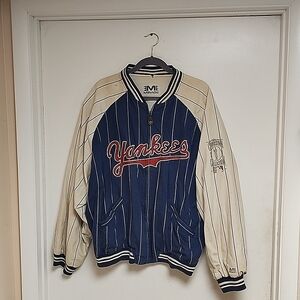 NEW YORK YANKEE COOPERSTOWN COLLECTION REVERSIBLE JACKET.